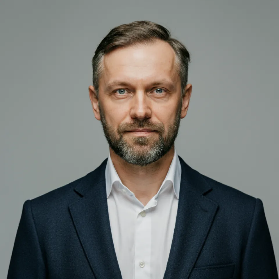 Carlos Mendes em ambiente de trabalho